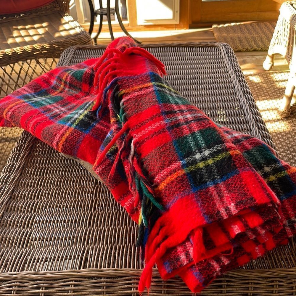 Vintage Acrylic Red Plaid Stadium Blanket